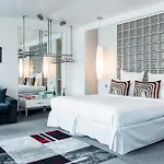 Kube Hotel 4*