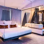 Kube 4* Parigi