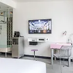 Hotel Kube
