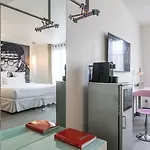 Kube Hotel Parigi