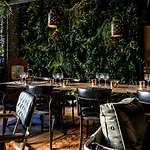 Kube Hotel Parigi