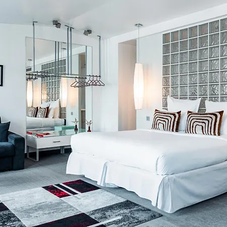 Kube Hotel 4*