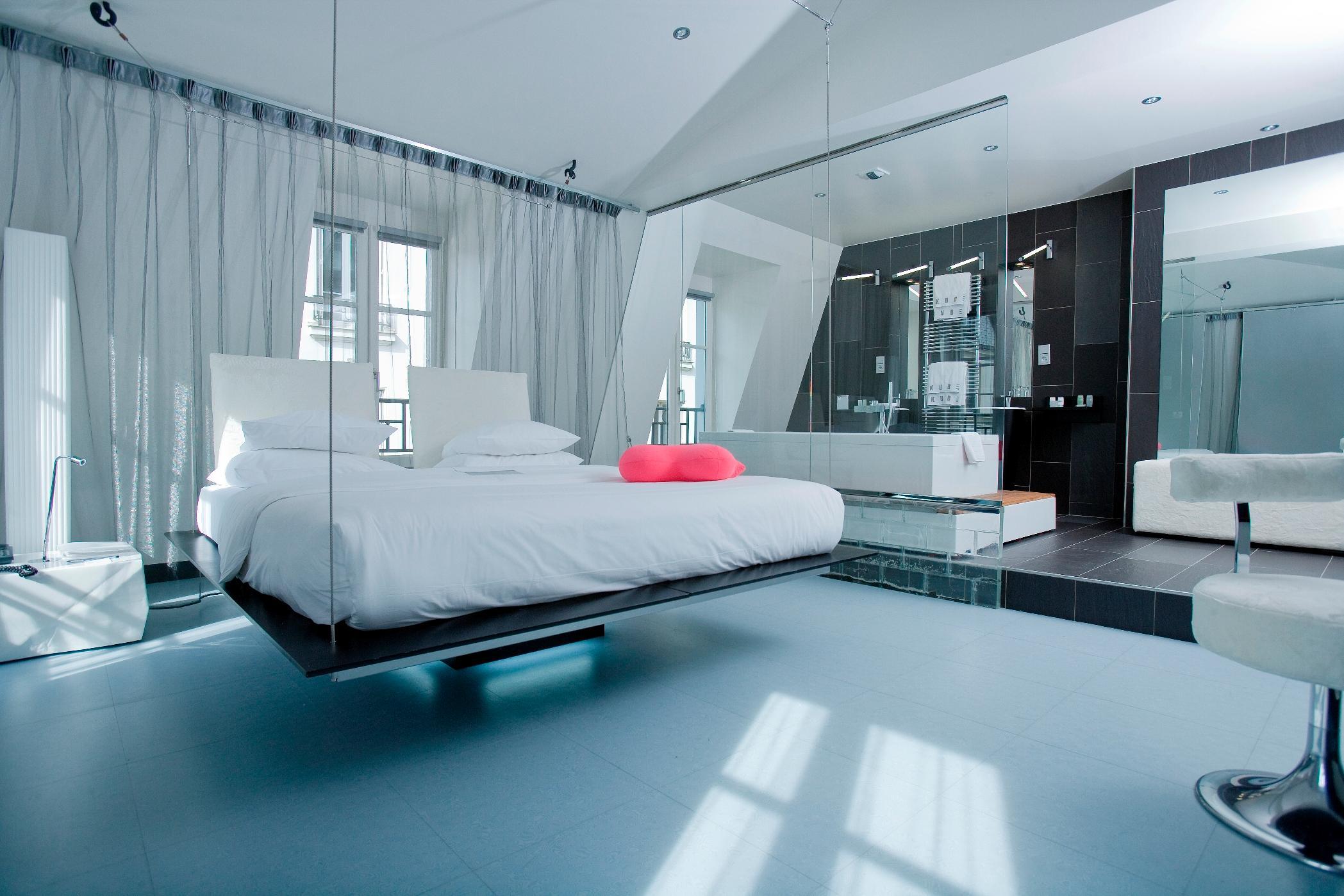 Kube 4* Parigi